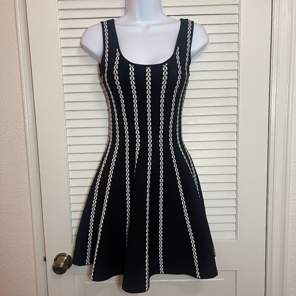 bebe Leilani Black White Knit Fit & Flare Skater Dress XS
